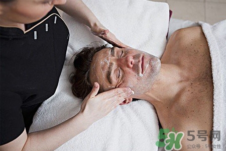 男人臉上酒刺怎么去掉？臉上長(zhǎng)酒刺是怎么回事？