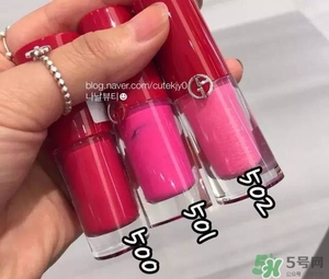 阿瑪尼小胖丁唇釉哪個色最火？阿瑪尼小胖丁唇釉保留了紅管的哪個色？