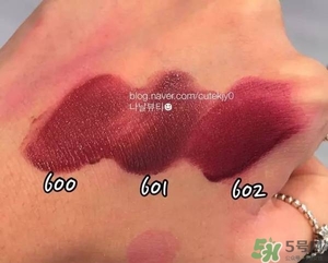 阿瑪尼小胖丁唇釉哪個色最火？阿瑪尼小胖丁唇釉保留了紅管的哪個色？