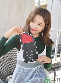 3ce新出的口紅手包怎么樣?3ce口紅手包入手體驗 3ce新出的口紅手包怎么樣?3ce口紅手包入手體驗