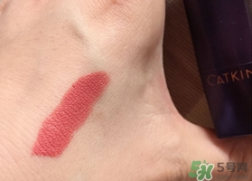 卡婷絲潤霧感啞光唇膏怎么用? 卡婷絲潤霧感啞光唇膏怎么用?