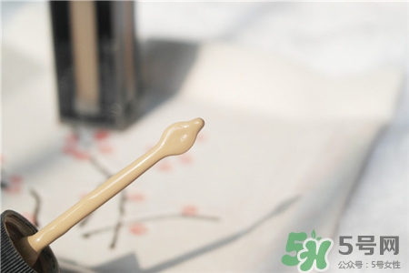 ysl墨水粉底液怎么用?ysl墨水粉底液使用方法 ysl墨水粉底液怎么用?ysl墨水粉底液使用方法