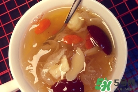 喝銀耳紅棗湯對(duì)身體好嗎？長(zhǎng)期吃銀耳紅棗湯有什么好處？