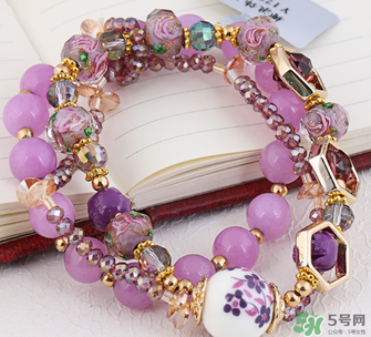 潘多拉手鏈?zhǔn)鞘裁床馁|(zhì)？潘多拉手鏈?zhǔn)倾y的嗎？