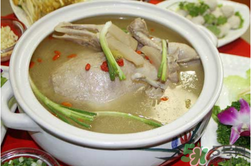 鴨肉和什么煲湯好？鴨肉和什么一起燉好吃？