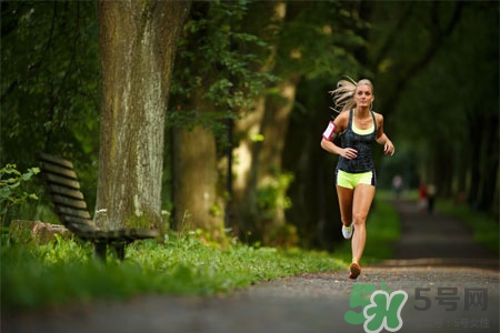 冬天練瑜伽穿什么？冬天練瑜伽有什么好處？