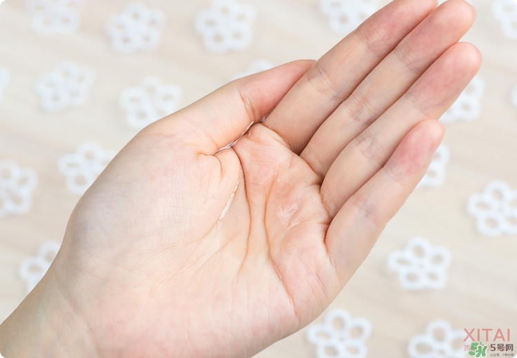 伊詩露櫻桃爽膚水怎么樣？esthe dew櫻桃水好用嗎？