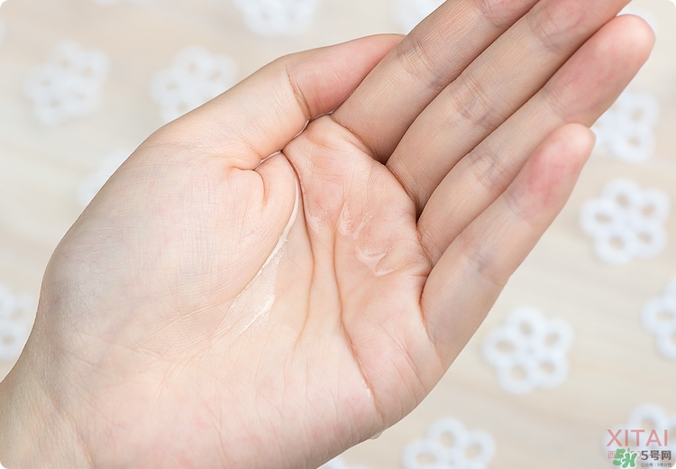 伊詩(shī)露化妝水好用嗎？Esthe Dew化妝水怎么樣？