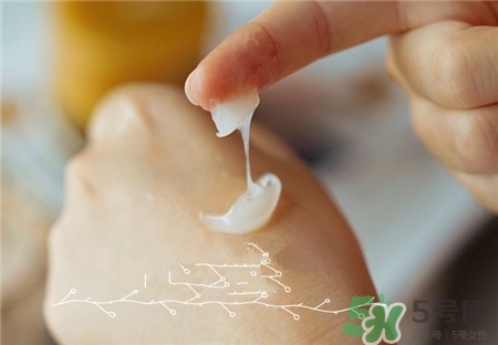 星期四茶樹(shù)凝膠真假 星期四茶樹(shù)凝膠真假辨別 星期四茶樹(shù)凝膠真假 星期四茶樹(shù)凝膠真假辨別