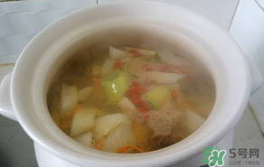 雞肉可以和白蘿卜一起燉湯嗎？雞肉和白蘿卜能一起吃嗎？