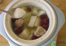 雞肉可以和白蘿卜一起燉湯嗎？雞肉和白蘿卜能一起吃嗎？