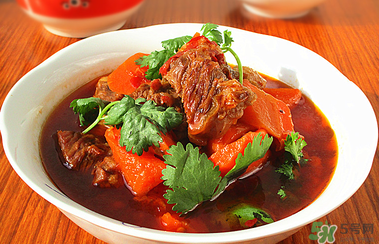 牛肉可以和胡蘿卜一起吃嗎？牛肉和胡蘿卜能一起吃嗎？