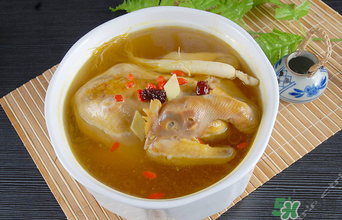 雞湯可以隔夜喝嗎？隔夜的雞湯還能喝嗎？