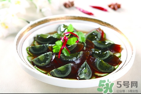 松花蛋的營養(yǎng)價值,松花蛋的功效與作用 松花蛋的營養(yǎng)價值,松花蛋的功效與作用