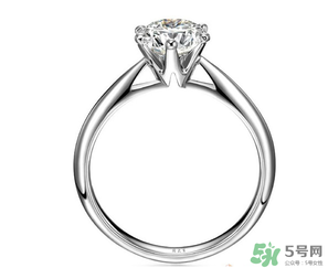 周大福和周大生哪個好？周大福和周大生什么關系？