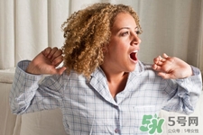 打哈欠會中風嗎？老人經(jīng)常打哈欠要警惕中風