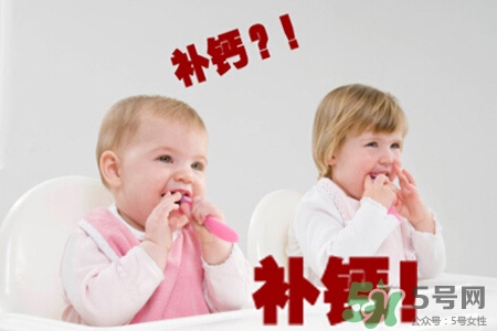 寶寶缺鈣的癥狀有哪些？寶寶什么時候補(bǔ)鈣最好？