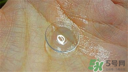 礦泉水可以泡隱形眼鏡嗎?礦泉水泡隱形眼鏡好嗎? 礦泉水可以泡隱形眼鏡嗎?礦泉水泡隱形眼鏡好嗎?