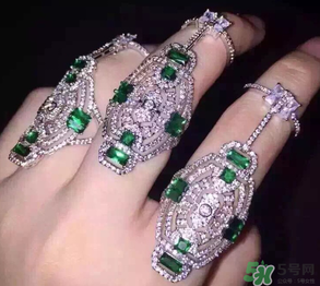 潘多拉和施華洛奇哪個好？潘多拉和施華洛奇哪個貴？