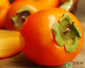 吃完牛肉可以吃柿子嗎？牛肉和柿子能一起吃嗎？