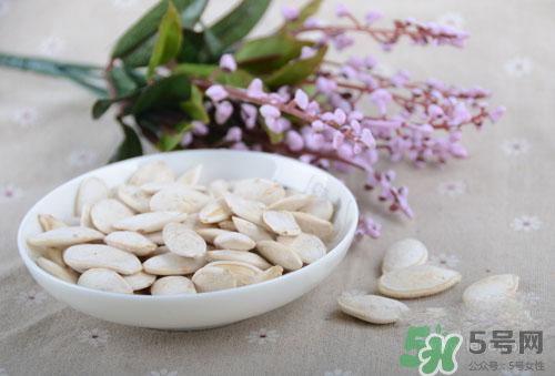 南瓜子和葵花籽哪個(gè)好？南瓜子和葵花籽區(qū)別？