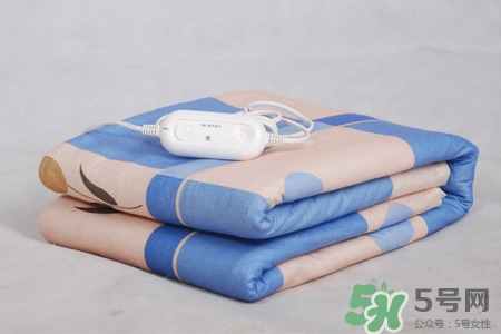 年輕人睡電熱毯好嗎？年輕人睡電熱毯有什么壞處？