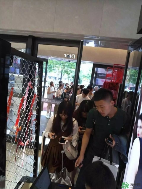 紀梵?？诩t哪里可以刻字？紀梵?？诩t刻字時間刻字字體