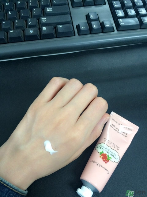 瑰柏翠護(hù)手霜多少錢?瑰柏翠護(hù)手霜專柜價(jià)格 瑰柏翠護(hù)手霜多少錢?瑰柏翠護(hù)手霜專柜價(jià)格