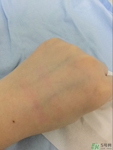 娥佩蘭美容液潤唇膏怎么用? 娥佩蘭美容液潤唇膏怎么用?