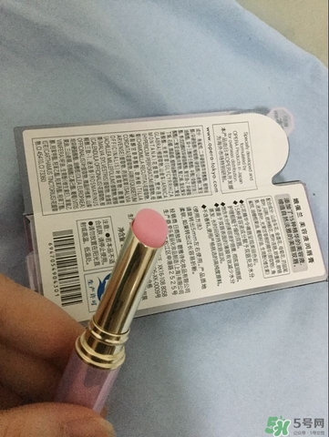 娥佩蘭美容液潤唇膏怎么用? 娥佩蘭美容液潤唇膏怎么用?