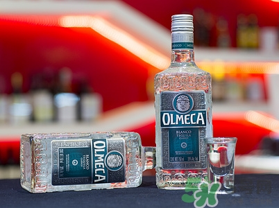 喝白酒前吃什么不容易醉?喝白酒前吃什么好 喝白酒前吃什么不容易醉?喝白酒前吃什么好