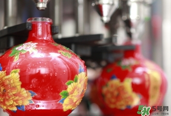 一喝白酒就胃疼怎么回事？一喝白酒就胃疼怎么辦？