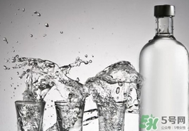 一喝白酒就胃疼怎么回事？一喝白酒就胃疼怎么辦？