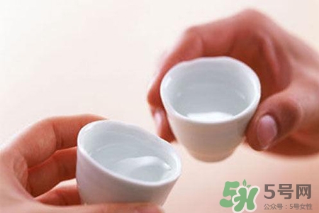 喝白酒能解牙痛嗎？牙痛能喝白酒嗎？