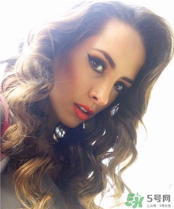 南瓜色口紅適合什么人？南瓜色口紅適合什么膚色？