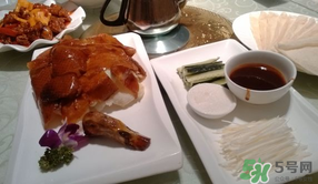 北京烤鴨怎么吃？北京烤鴨怎么吃圖解