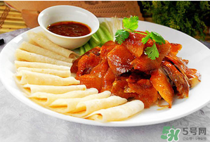 ?烤鴨和柿子能一起吃嗎？吃完烤鴨能吃柿子嗎？