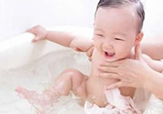 寶寶冬天多久洗一次澡？寶寶冬天洗澡水溫多少度合適？