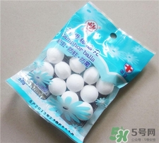 樟腦丸對蟑螂有用嗎?樟腦丸的功效與作用 樟腦丸對蟑螂有用嗎?樟腦丸的功效與作用