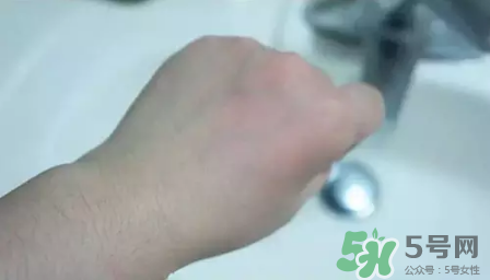 lg on the body身體乳真假辨別 lg on the body沐浴露真假鑒別 lg on the body身體乳真假辨別 lg on the body沐浴露真假鑒別