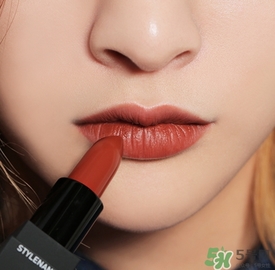 磚紅色適合什么膚色？磚紅色口紅適合黃皮嗎？