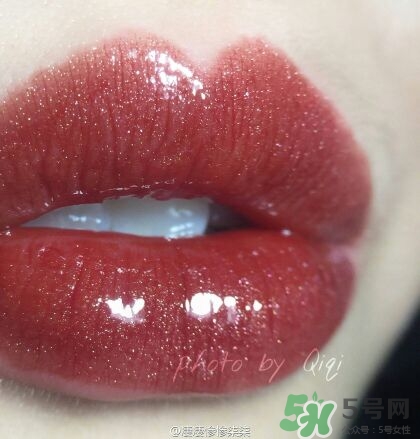 露華濃唇釉055價位 露華濃055多少錢？