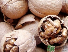 核桃殼可以泡水喝嗎?核桃殼泡水喝有什么好處? 核桃殼可以泡水喝嗎?核桃殼泡水喝有什么好處?