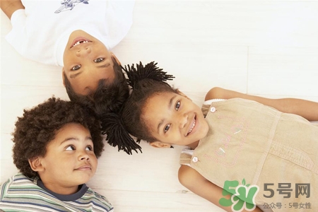 寶寶冬天穿什么衣服好？寶寶冬天怎么穿衣服？