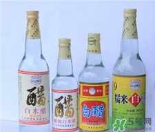 醋精是白醋嗎?醋精和白醋的區(qū)別 醋精是白醋嗎?醋精和白醋的區(qū)別