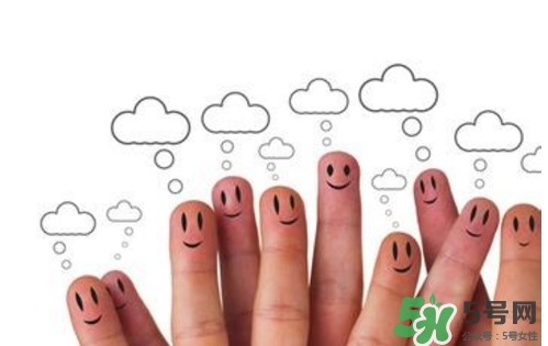 睡覺睡到半夜手麻是怎么回事？睡覺睡到半夜手麻怎么辦？