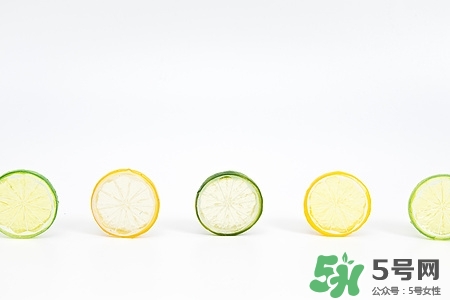 檸檬皮可以擦臉嗎?檸檬皮擦臉有什么用 檸檬皮可以擦臉嗎?檸檬皮擦臉有什么用