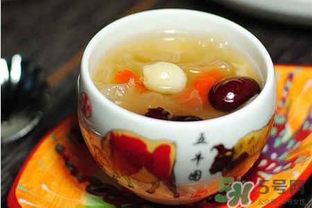 銀耳湯熱量高嗎？一碗銀耳湯的熱量有多少？