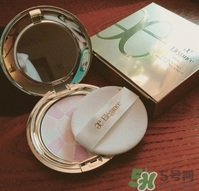 elegance極致歡顏蜜粉怎么樣？elegance蜜粉餅好用嗎？