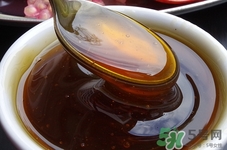 蜂蜜可以用冷水沖嗎?冷水沖蜂蜜好嗎 蜂蜜可以用冷水沖嗎?冷水沖蜂蜜好嗎